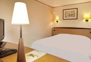 Ibis Budget De Fresnes Hotel 3*